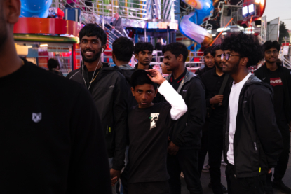 Entre amis, potes, cousins, la foire se vit en groupe.